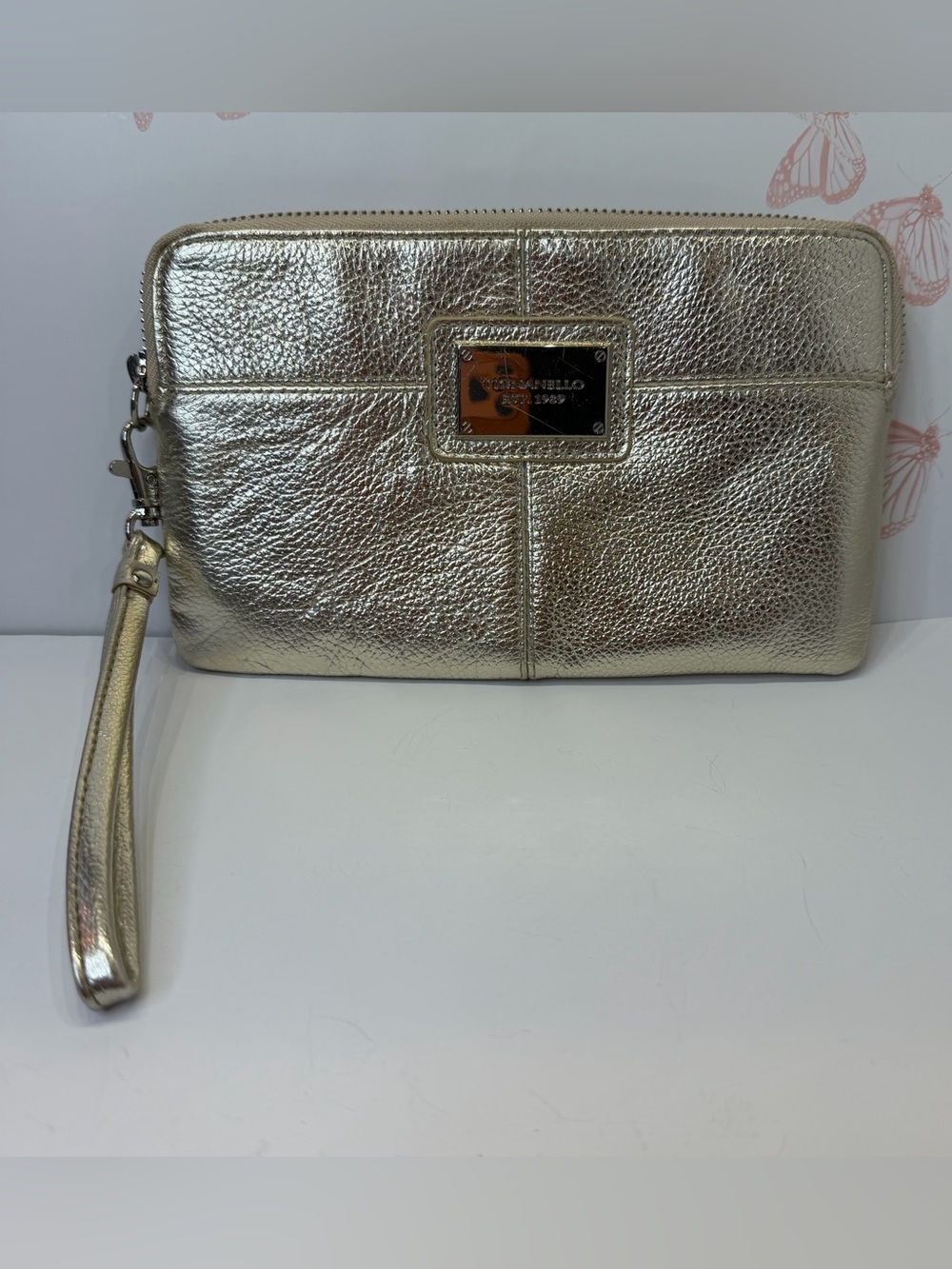 Tignanello gold wristlet wallet bag - Picture 2 of 10